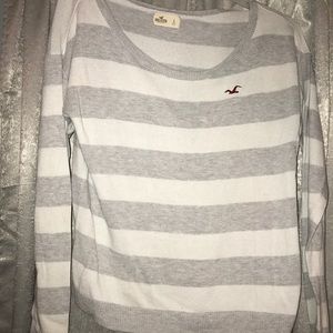 Oversized gray and white Hollister sweater