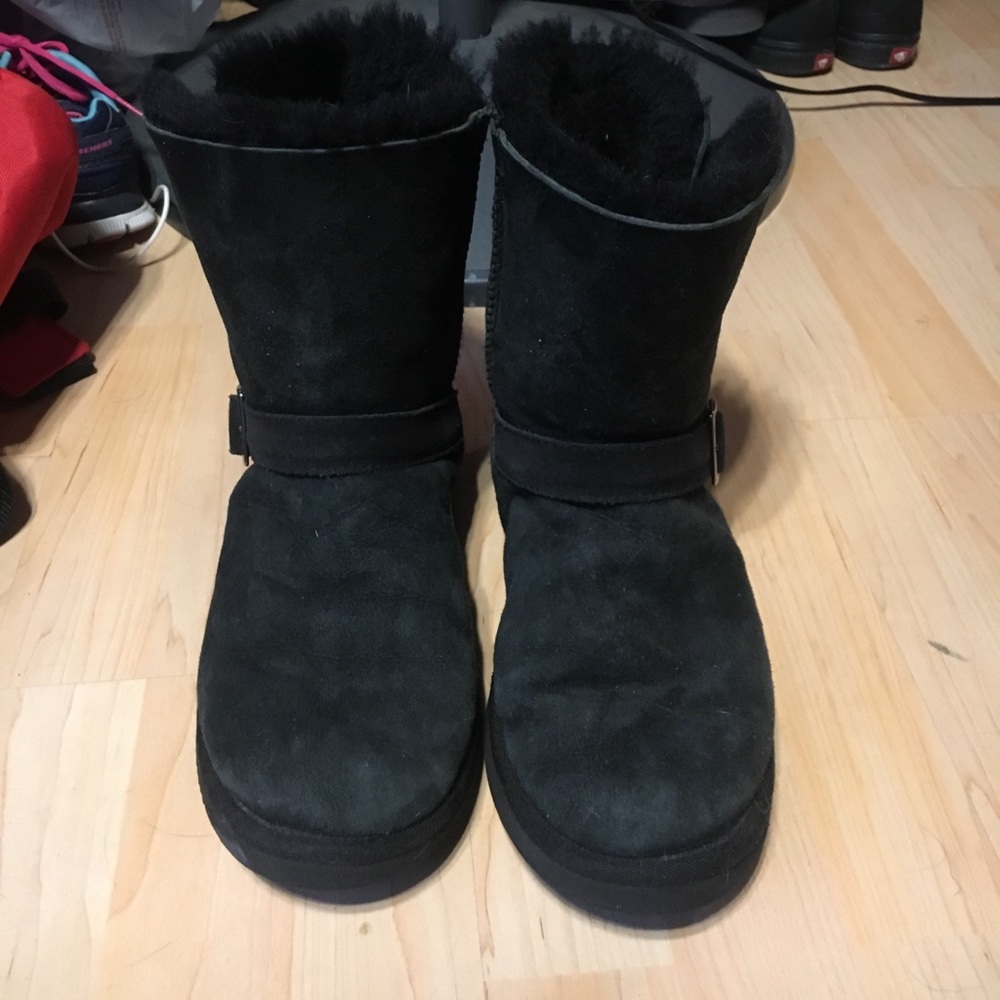 Fuzzy black boots