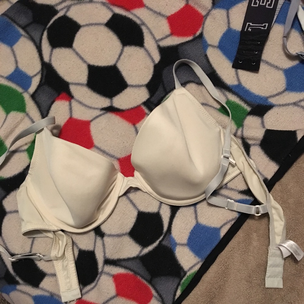 Tan tshirt bra