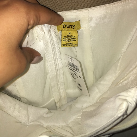 WHITE WINDSOR DRESS❄️ - Picture 5 of 6