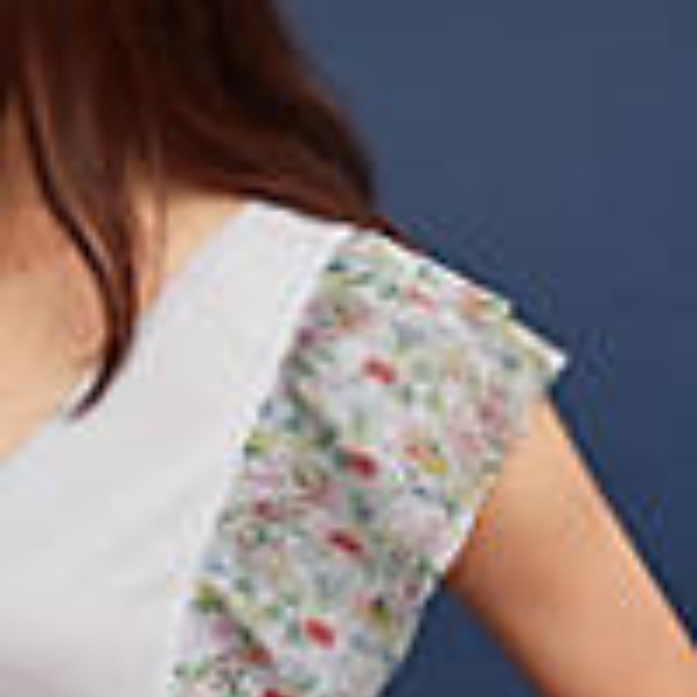 Anthro Flutter Sleeve V-neck Top NEW - Picture 3 of 8