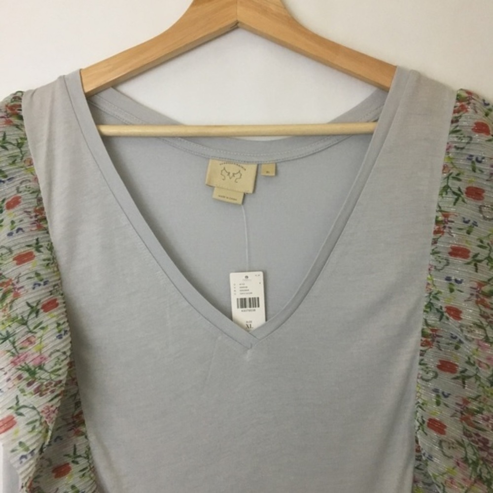 Anthro Flutter Sleeve V-neck Top NEW - Picture 6 of 8