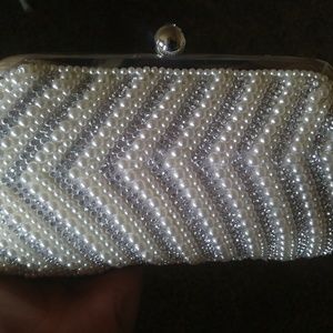 Pearl Clutch