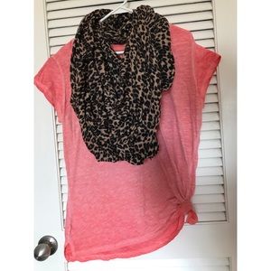 ๐บ Burnout V-Neck Tee ๐บ ๐บ Burnout V-Neck Tee ๐บ
