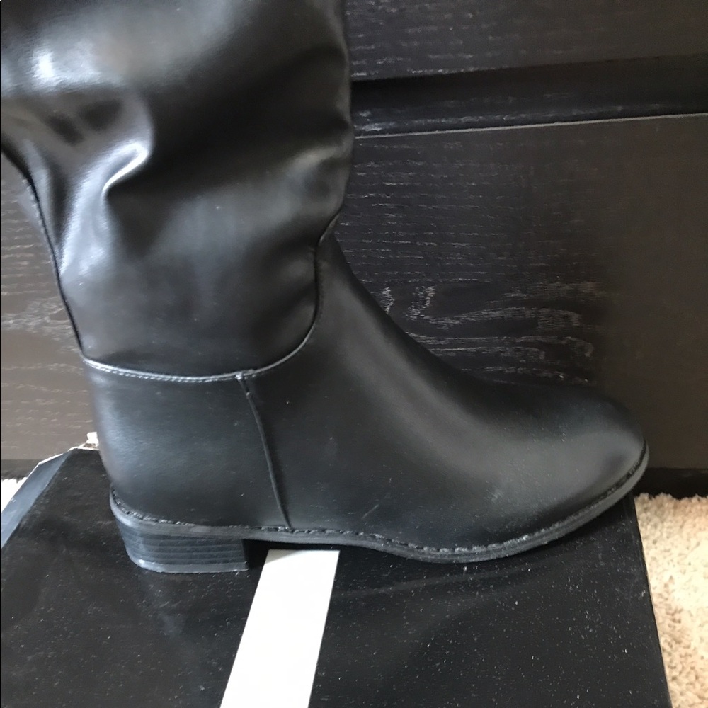 Black boots NWT