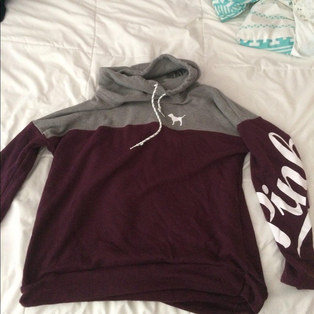 PINK Campus Fit Sweatshirt