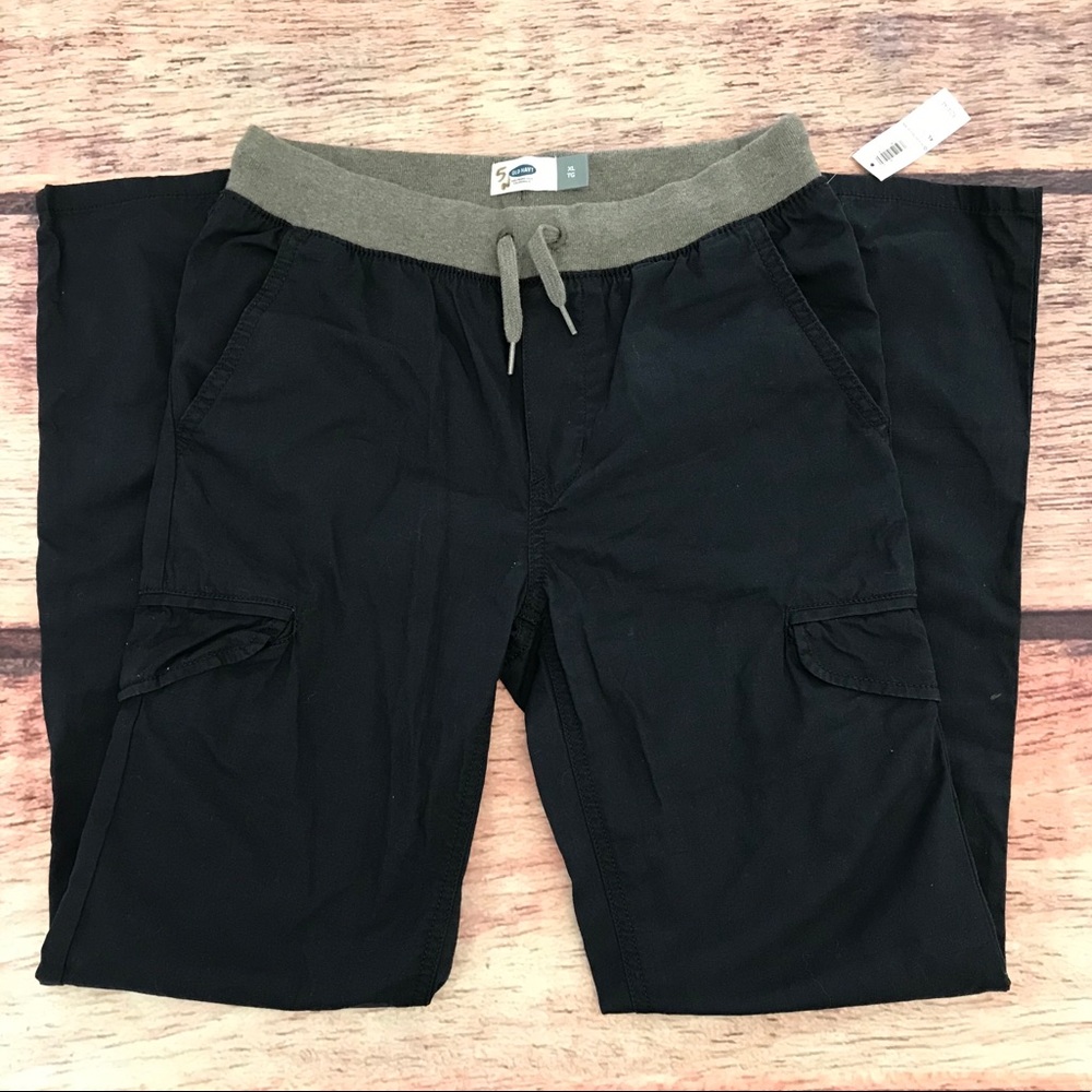 NEW ! young Man’s Old Navy Cargo Pants