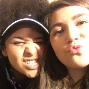 Meet your Posher, Kayla