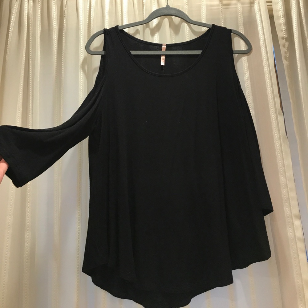 Black open shoulder shirt