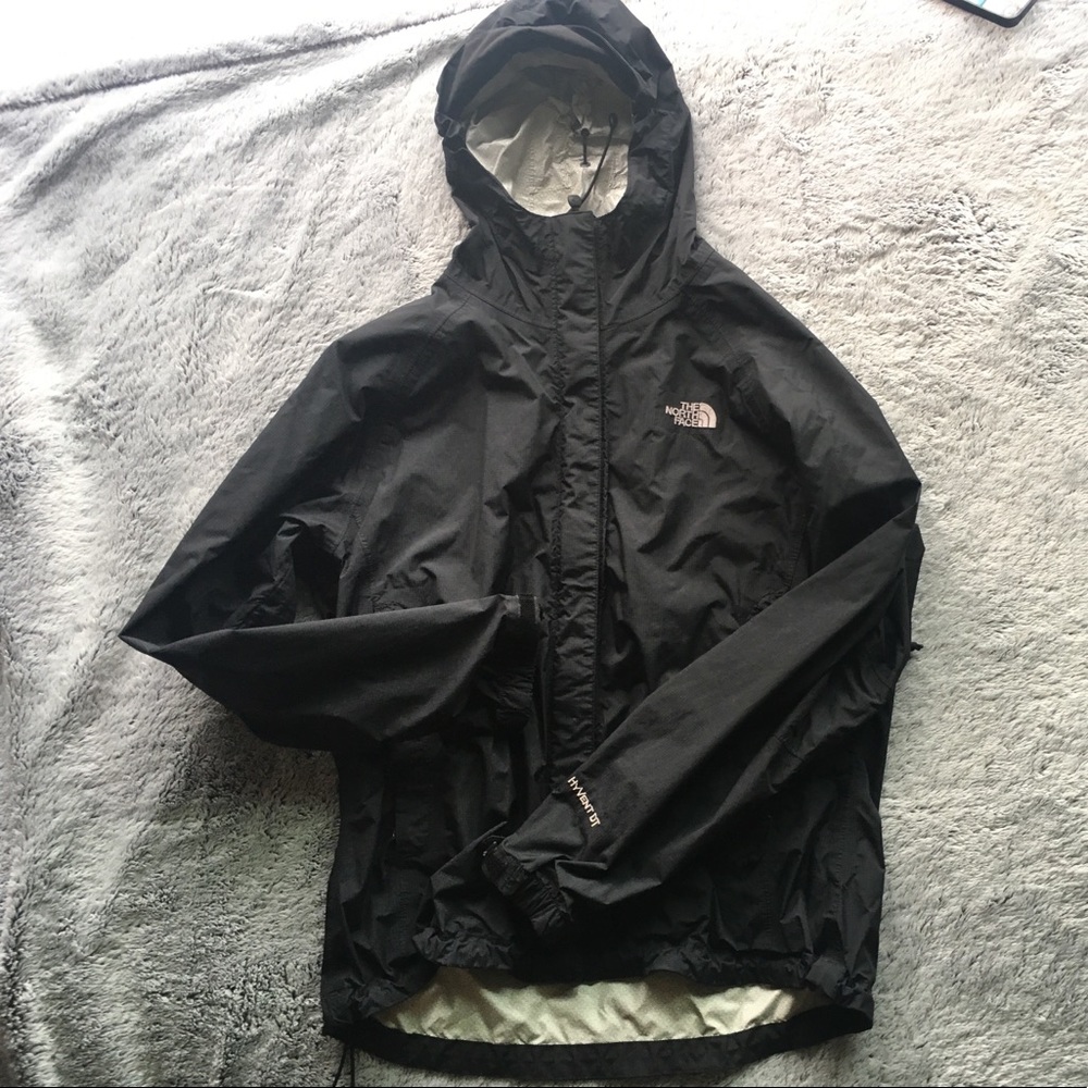 NORTHFACE HyVent DT dark navy blue rain jacket
