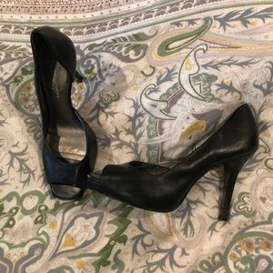 Jessica Simpson black peep toe heels size 6.5