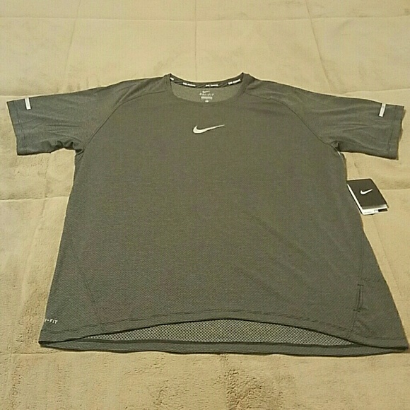 Nike AeroReact Breathable Performance Shirt - Picture 2 of 7