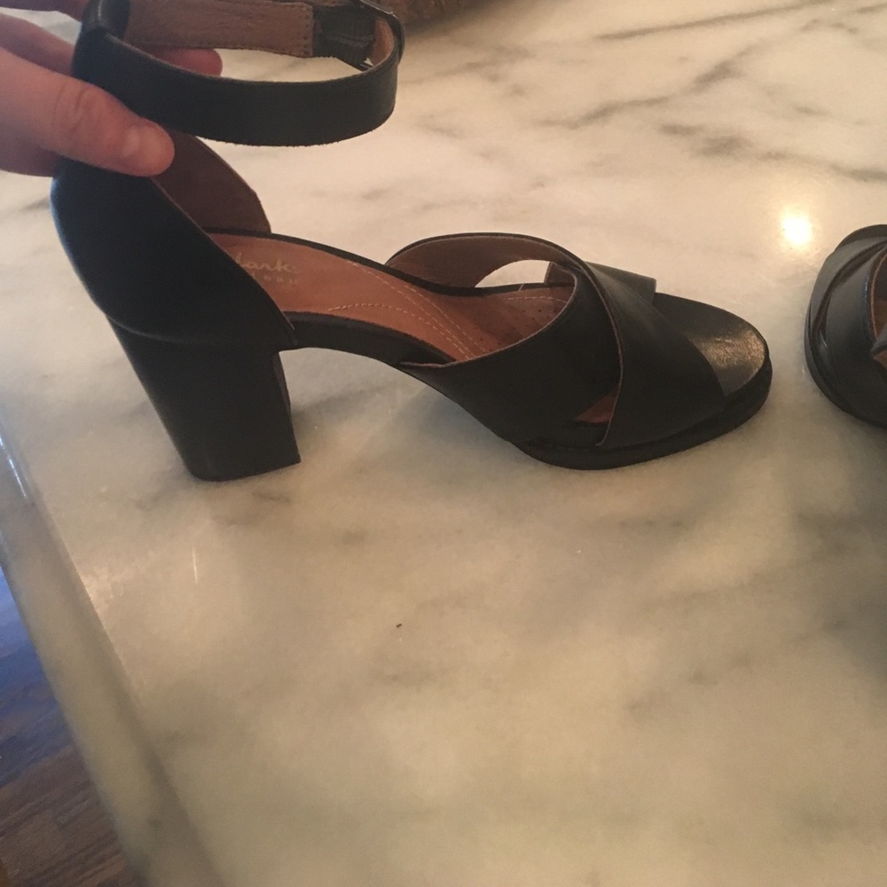 Black leather Clarks heels size 6.5