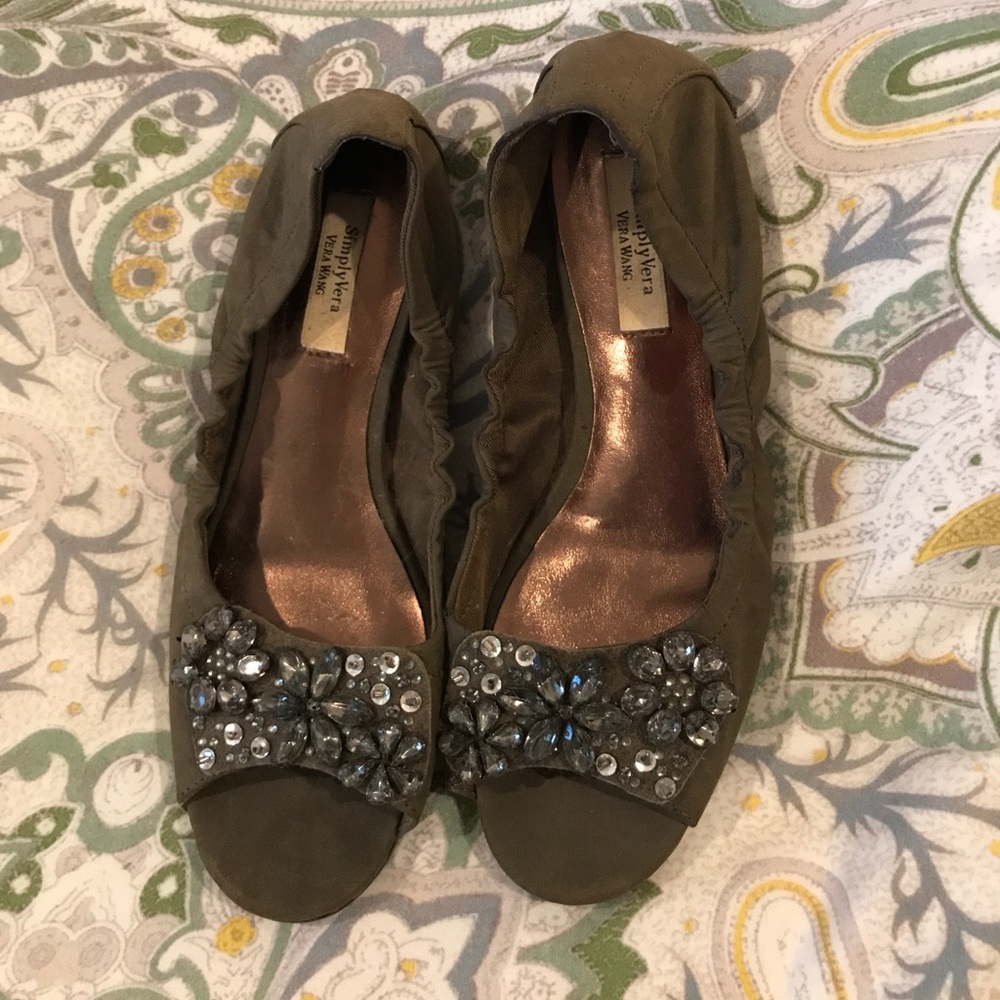 Vera Wang peep toe flats size 6