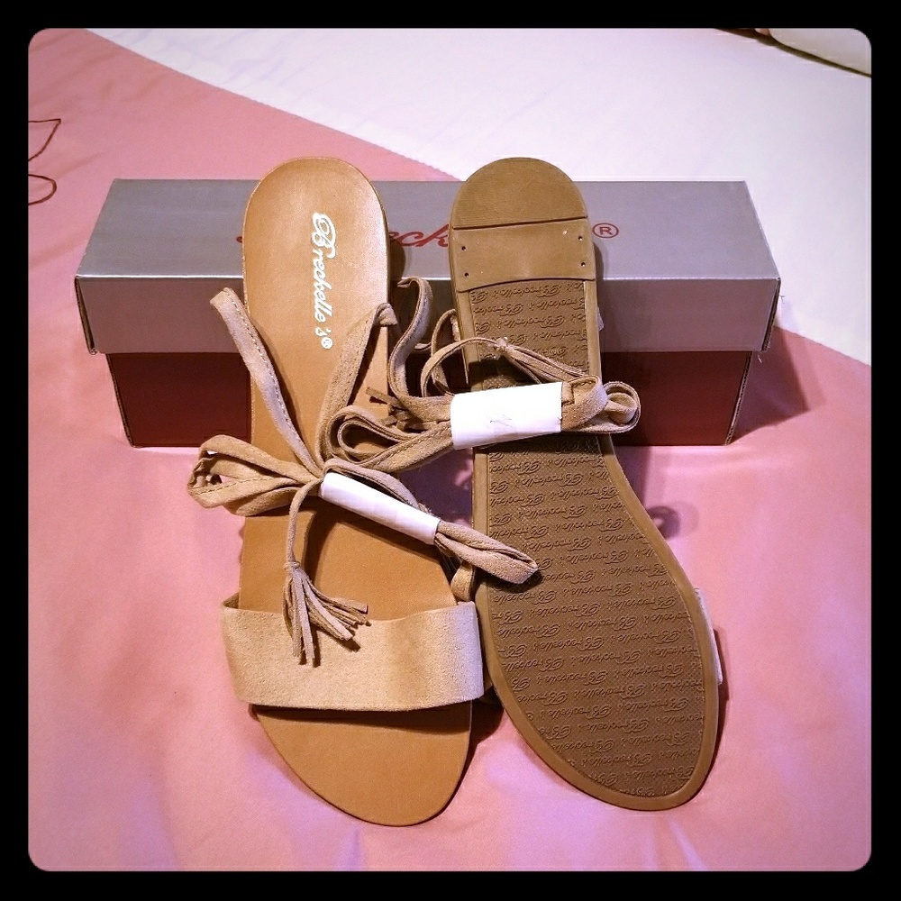 Brekelle's strappy sandals