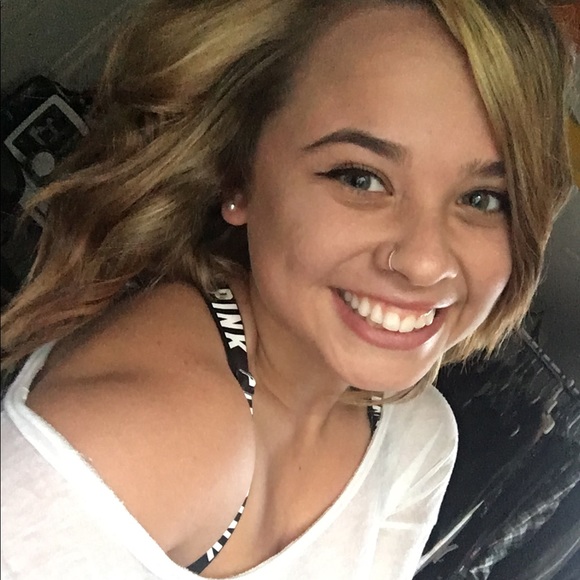 Meet your Posher, Erin - Picture 1 of 1