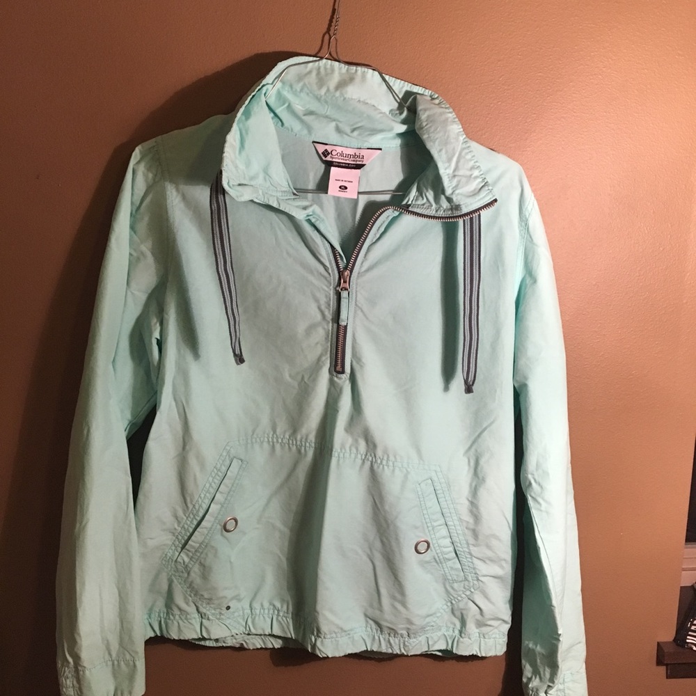 Columbia wind breaker