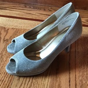 Sparkle pump shoes