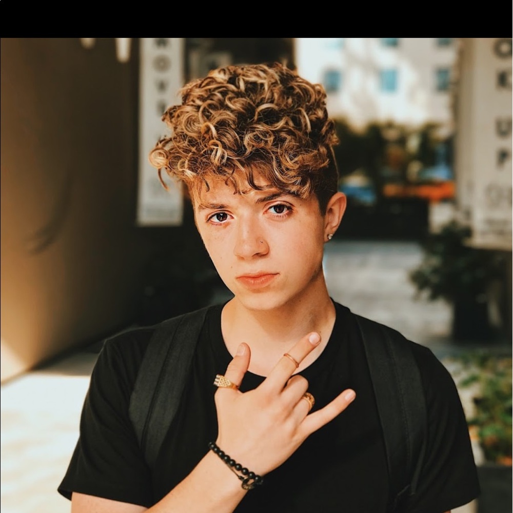 Meet your Posher, Ahad