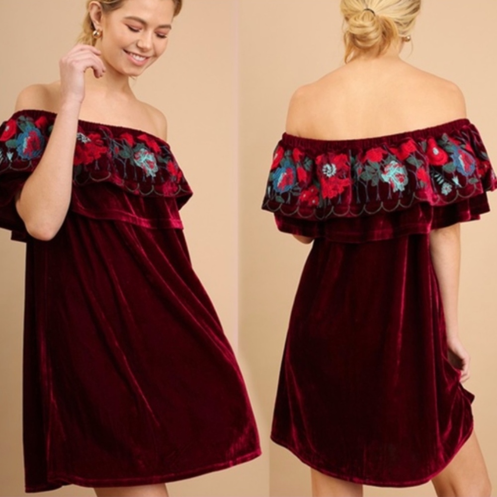 🔥SALE🔥 UMGEE Embroidered Off Shoulder Velvet Dress