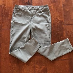 NWOT Maurices jeggings, L