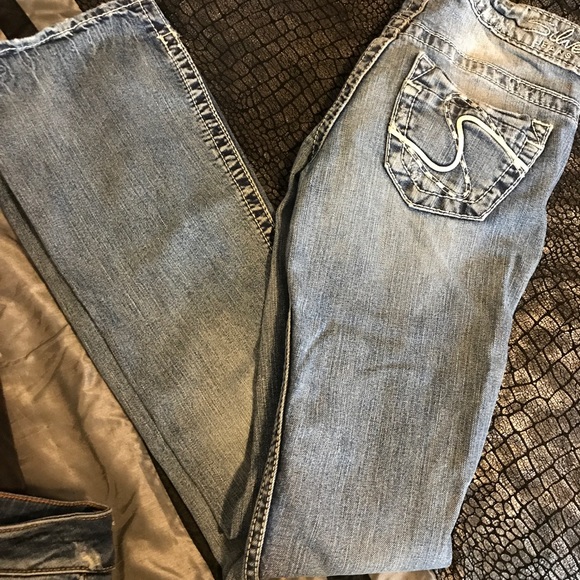 Silver Jeans - Picture 2 of 4