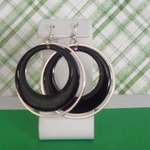 VINTAGE BLACK & SILVER HOOP EARRINGS