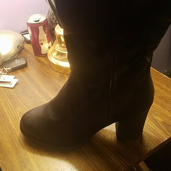 Boots - Picture 2 of 3