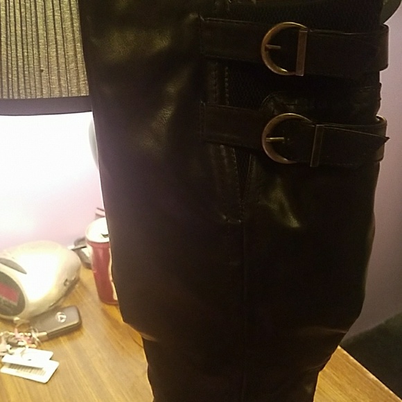 Boots - Picture 3 of 3