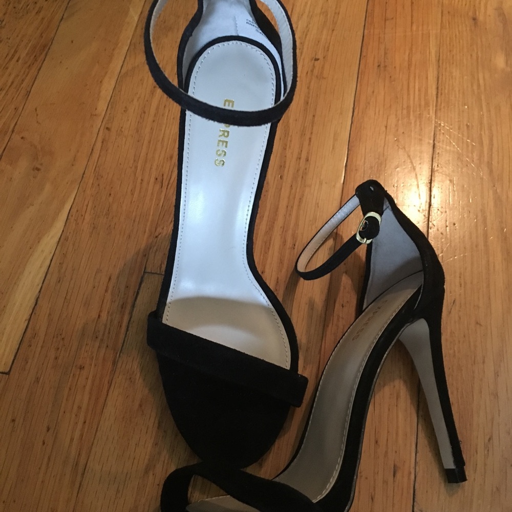 Express. Heeled dress 👠