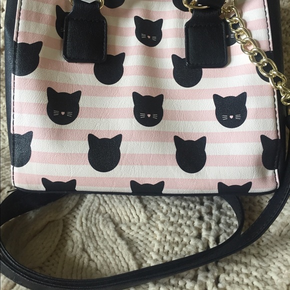 Betsey Johnson striped cat Kiki crossbody, NWT! - Picture 2 of 7
