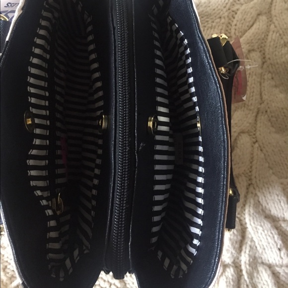 Betsey Johnson striped cat Kiki crossbody, NWT! - Picture 4 of 7