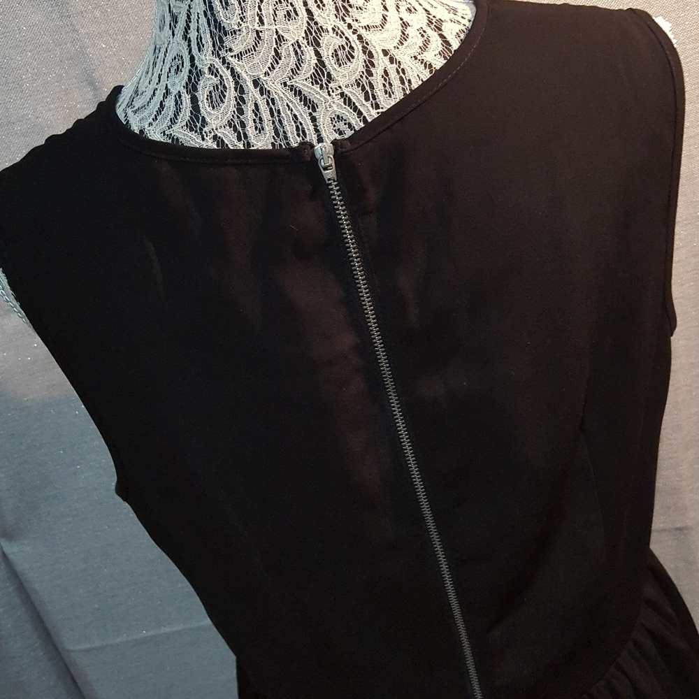 Dress - Picture 4 of 5
