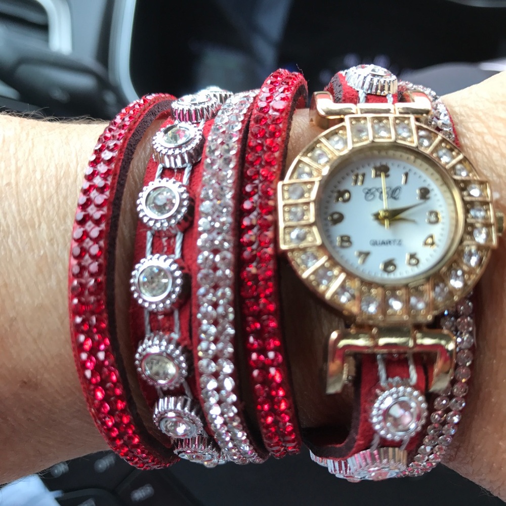 Beautiful Bracelet Red Watch - Picture 2 of 7