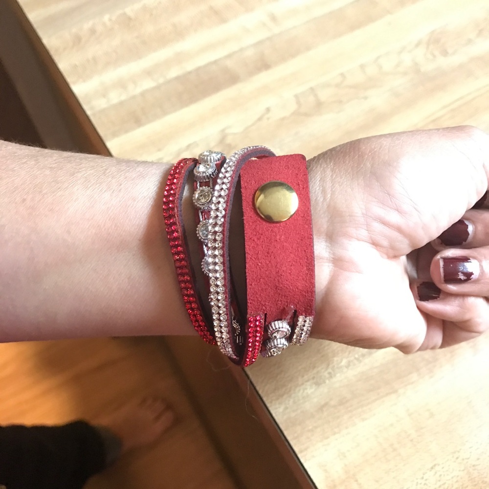 Beautiful Bracelet Red Watch - Picture 5 of 7