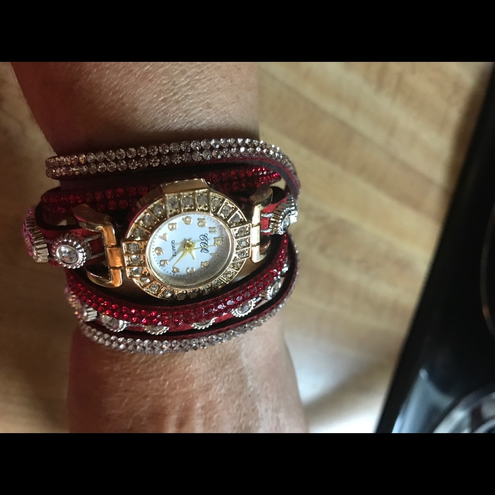 Beautiful Bracelet Red Watch - Picture 6 of 7