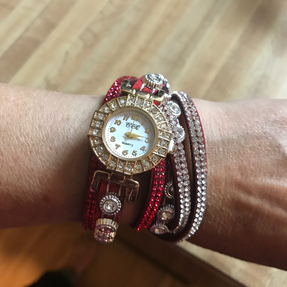 Beautiful Bracelet Red Watch - Picture 7 of 7