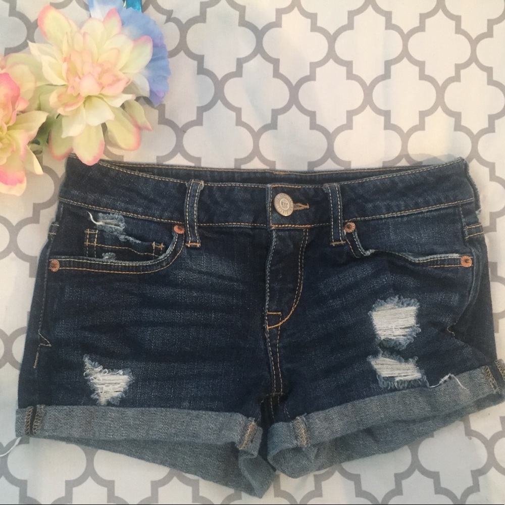 Cuffed jean shorts ☀️