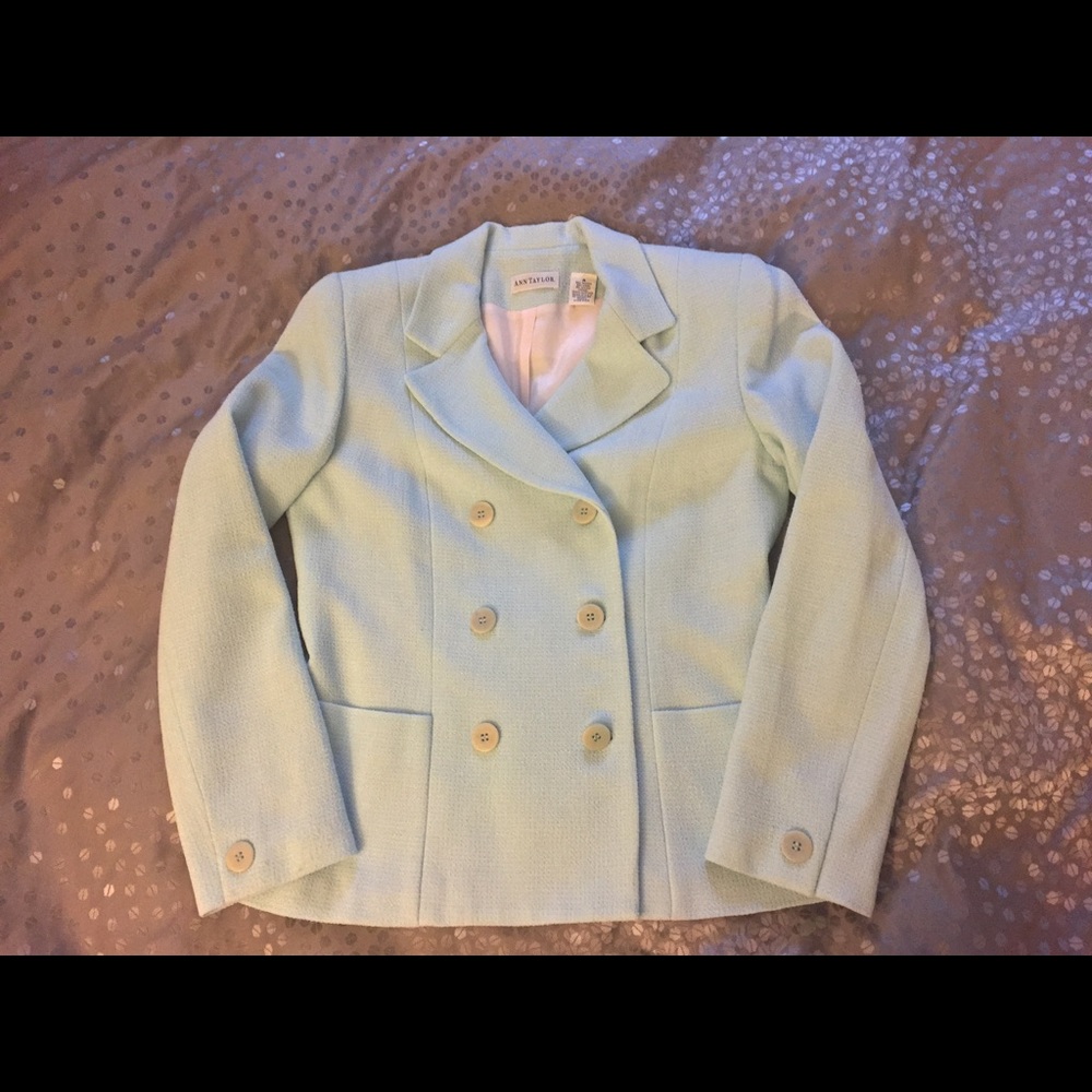 NWT: ANN TAYLOR buttoned jacket Sz 4