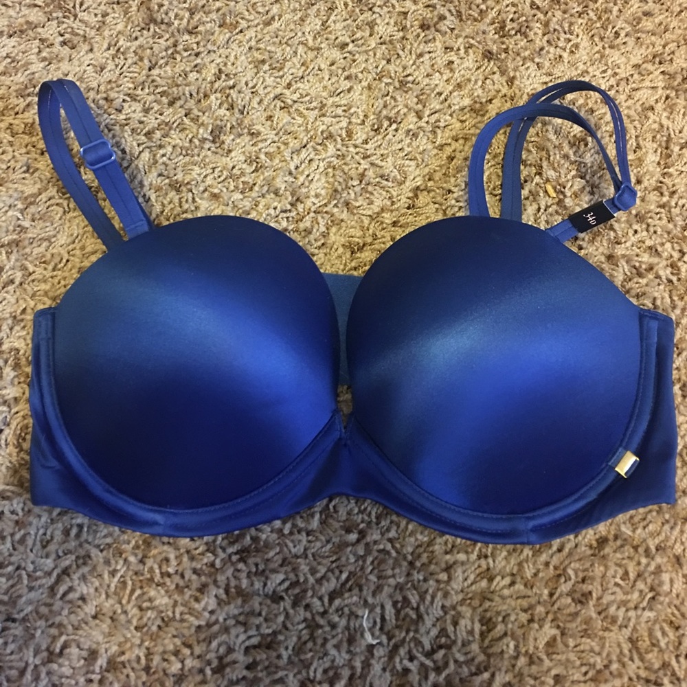 34D Victoria's Secret bra - BRAND NEW