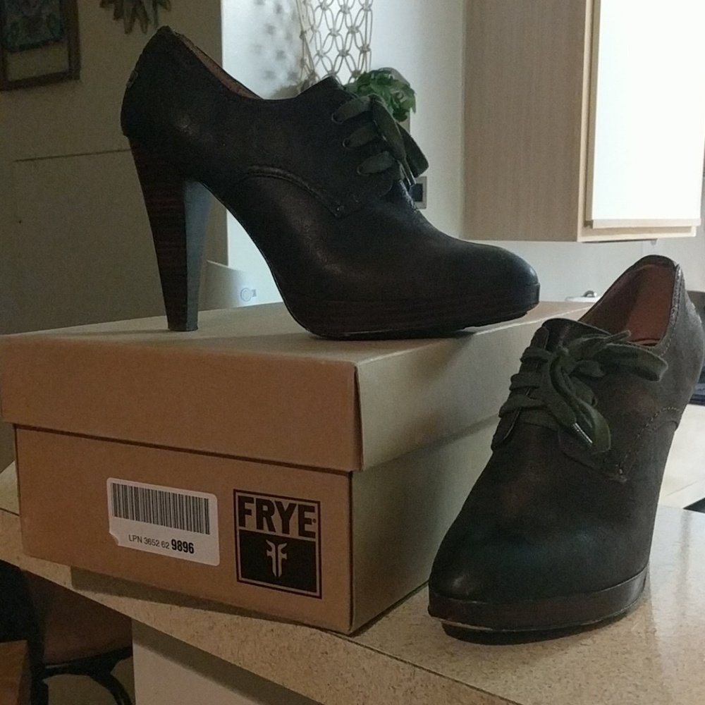 Frye Oxford Pumps **SOLD**