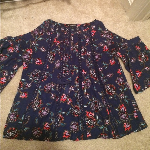 Express Floral Top - Picture 3 of 4