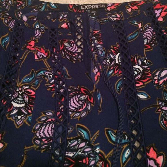 Express Floral Top - Picture 4 of 4