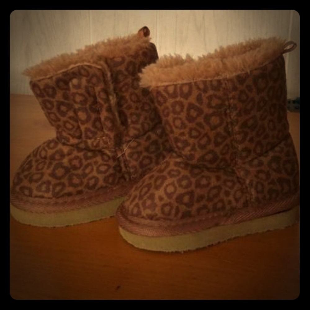 Cheetah print Babys R Us Size 2 Boots