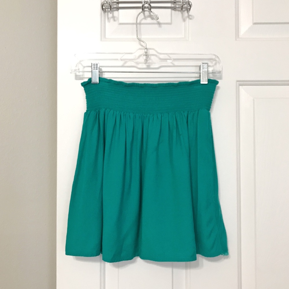 Urban Outfitters small green skirt w/ pockets