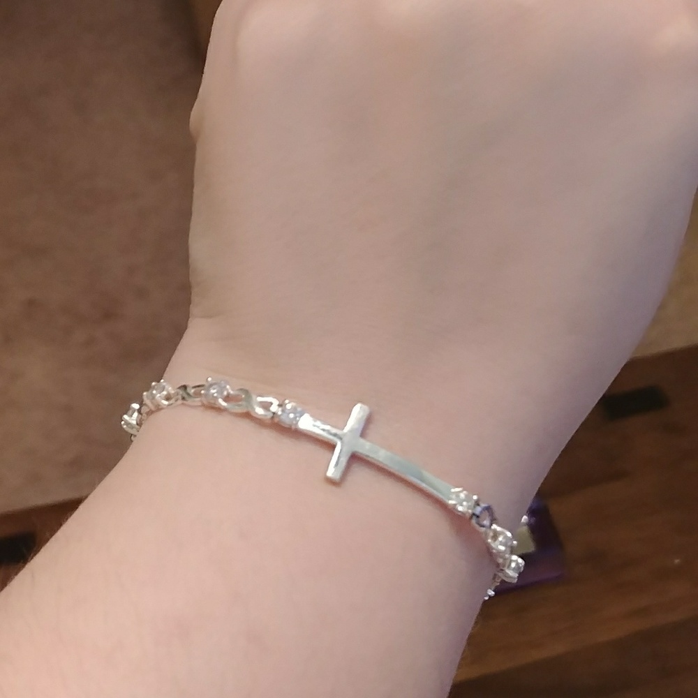 Sterling sliver cross braclet