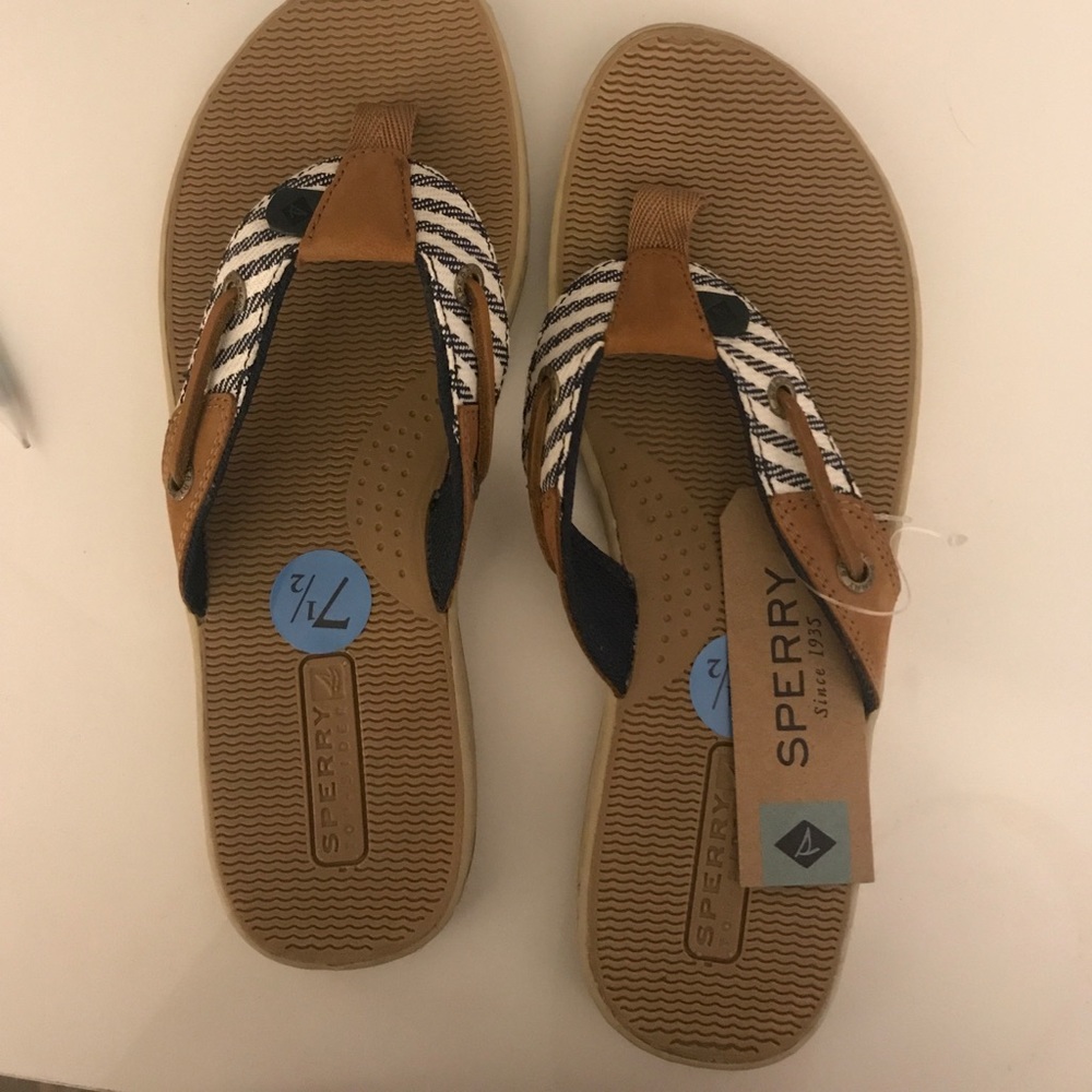 Sperry flip flops