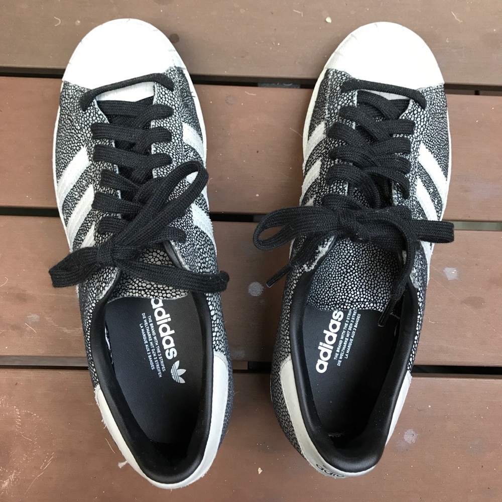 Chic Adidas Super Stars