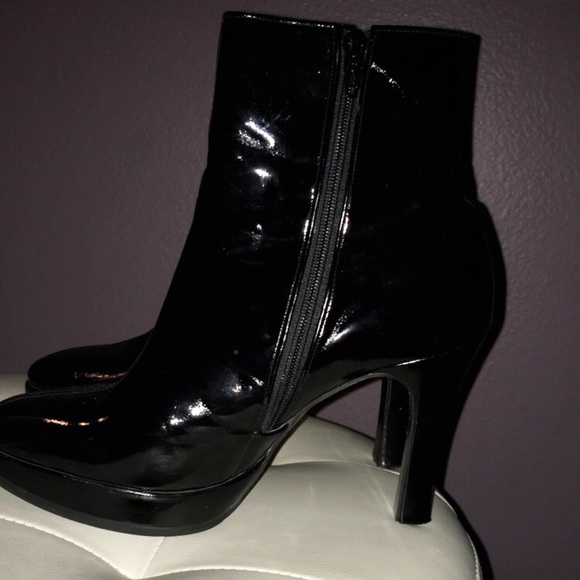 Black latex ankle boots - Picture 2 of 3