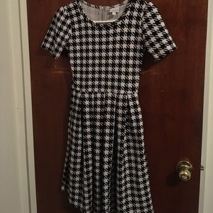 Lularoe Houndstooth Amelia dress